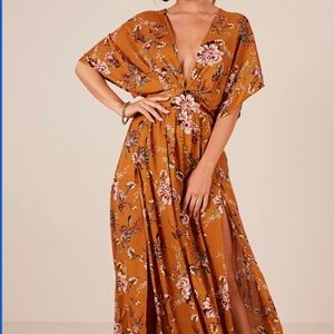 Mustard floral Showpow maxi